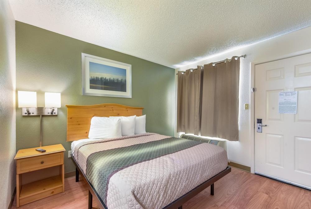Hometowne - North Addison/ Tollway 2*